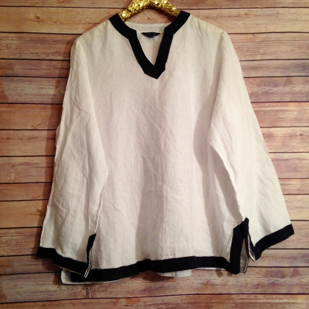 Lands' End White Tunic with Black Trim Accents